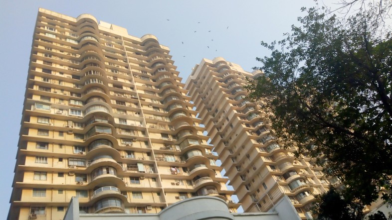 Main - Grand Paradi, Kemps Corner